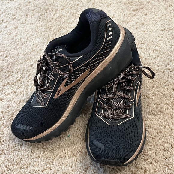 Brooks Ghost 12 Running Shoe - Picture 1 of 4